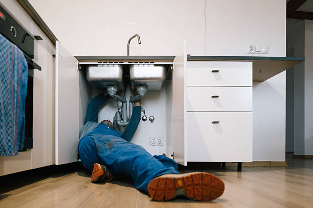 Professional Plumbing technician working in Stanford, IL